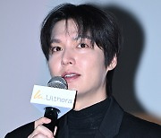 이민호, ‘영화도 잘 찍고 있으니 기다려달라’ [포토엔HD]