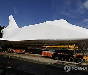 USA ENDEAVOR SPACE SHUTTLE