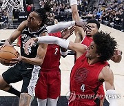 APTOPIX Trail Blazers Spurs Basketball