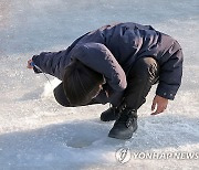 '자세잡고 산천어와 한판'