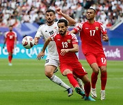 [카타르 전반리뷰]'알나이마트 선제골' 韓 비긴 3위 요르단, 日 꺾은 1위 이라크에 1-0 리드…알타마리 환상 '원맨쇼'