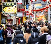 80대女도 성인물 배우 데뷔…초고령사회 日 '실버포르노' 호황