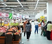 Lotte Mart's food-centric model hits Indonesia as K-food phenomenon grows