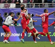 한국과 비겼던 요르단, 일본 누른 이라크에 3-2 승…8강 진출