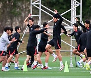 축구대표팀, 즐겁게 몸 풀며 [사진]