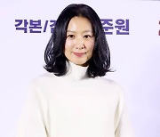 '데드맨' 김희애 "외국 정치인 외형 참고, 스크린 속 내 모습 민망"