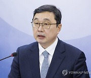 우리 해역 수산물 안전 관리 현황 설명하는 김현태 해수부 수산정책실장