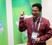 취재진과 인터뷰하는 김재열 IOC 위원