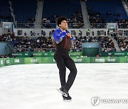 열연 펼치는 김현겸