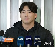 [mhn포토] 인터뷰하는 KIA 나성범