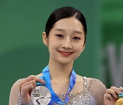 가족 대신 김연아 찾은 '리틀연아'…"경기 전 봤으면 기운 받았을텐데"