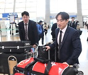 [포토]LG 신민재, 스프링캠프 출발합니다!