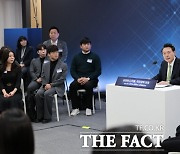 尹, '비대면 진료' 법제화 속도 내나…"글로벌 경쟁력 차원서 추진" 