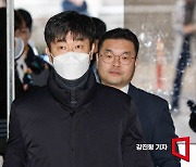 후원업체 ‘뒷돈 수수’ 혐의…KIA 김종국·장정석 영장심사 출석