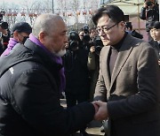 이태원특별법 거부된 날, 유가족 찾은 민주당… "참 비정한 대통령"