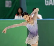 Shin Ji-a wins silver in women's figure skating