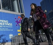 [속보] IMF, 올해 세계경제성장 3.1%로 0.2% 포인트 상향…한국 성장률 2.2→2.3%