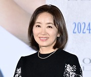 윤유선, '검은 소년' 엄마로 [사진]