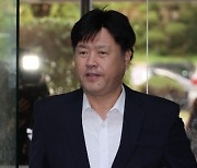 김용, 법원 보석 조건 어기고···위증교사 가담자 접촉 정황