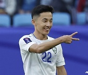 '아시아 복병' 우즈벡, 태국 2-1로 꺾고 8강행... '디펜딩 챔피언' 카타르 만난다