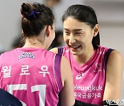 김연경 '벌써부터 윌로우와 찰떡 호흡?'[포토]