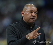 NBA 밀워키, 리버스 감독 데뷔전 패배…덴버 요키치 맹활약