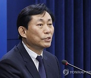 디지털플랫폼정부위원장 "올해 정부 전용 초거대 AI 도입 원년"