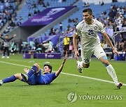 APTOPIX Qatar Uzbekistan Thailand Asian Cup Soccer