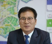 檢, 맞춤양복 뇌물수수 혐의 이상익 함평군수 불구속 기소