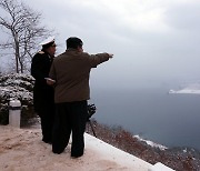 “北, 오판해 치명적 공격 가능성”…전직 CIA국장들, 韓 위기 연달아 경고