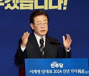 이재명 "공천갈등, 역대 선거 비교해도 크지 않아…비례대표제 의견수렴 중"