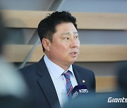 '본격 시즌 준비' 김태형 감독 "큰 책임감…올해 가을야구 목표"