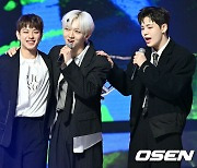 이븐, '데뷔 첫 1위의 기쁨' [사진]