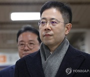 [2보] '고발사주' 손준성, 공무상 비밀누설 등 유죄…징역 1년