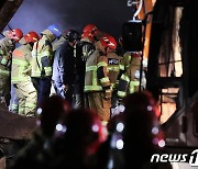 한 총리, 문경 화재 순직 소방관 애도…"예우·지원 부족함 없게"