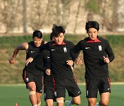 밸런스 훈련하는 축구대표팀