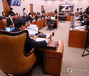 尹거부권 무력화 시키나…민주당, 새 양곡법도 단독의결 ‘강행’