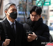 [속보]'드라마제작사 고가 인수' 김성수·이준호 구속영장 기각