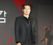 '살인자ㅇ난감'의 이희준