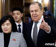 러시아 기업들, 北 노동자 '러브콜'…관광철도로 수송 가능성