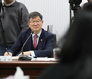 난임 가족 이야기 듣는 이기일 차관