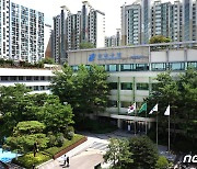 강남구 "'거북목 검진' 버스 학교로"…'헬스체크업' 확대 추진