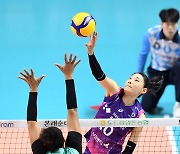 [포토]흥국생명 김연경, 이번엔 살짝!