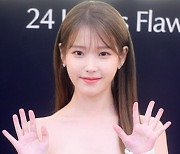 “2024년도 여전”…아이유 미담, 걸그룹에 명품 선물