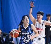 '김단비 더블 더블' 우리은행, 56-47로 BNK 11연패 굴욕 선사