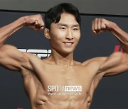 '코리안 타이거' 계체 통과 후 씨익 미소…이정영 UFC 데뷔전 출격 준비 완료