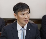 이복현 “홍콩 ELS 불완전판매 확인…배상안 등 이달 중 마무리”