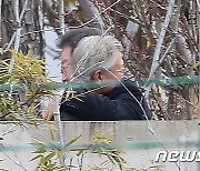 [뉴스1 PICK]이재명, 문재인 전 대통령 예방… '친명'·'친문' 갈등 봉합 분수령