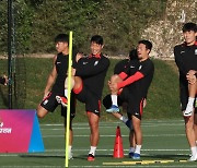 스트레칭 하는 축구대표팀