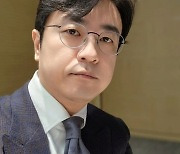 ‘박지윤 이혼’ 최동석 “아들 생각, 마음 저려...보고싶다”